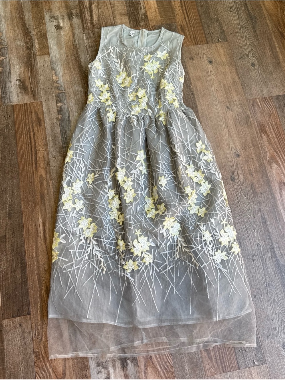 Sleeveless Embroidered Floral Tulle Dress - Gray with Yellow Flowers